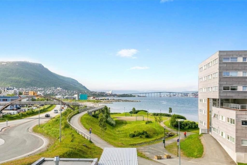 Northern Dreams Apartment With Free Parking Тромсе Екстер'єр фото