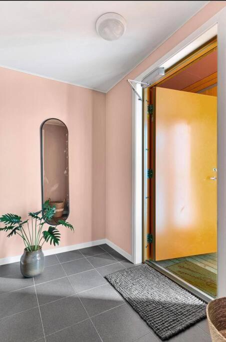 Northern Dreams Apartment With Free Parking Тромсе Екстер'єр фото